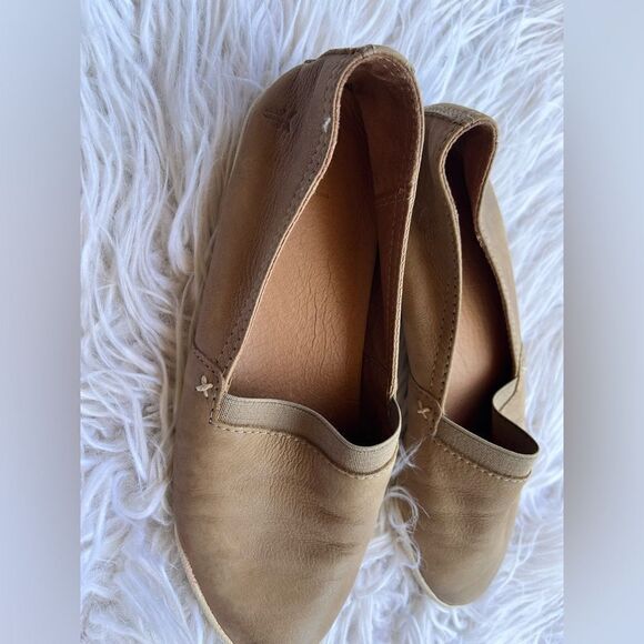 FRYE Melanie Slip On Flats Womens Brown Leather Shoes Size 6M -Ash - Picture 1 of 7